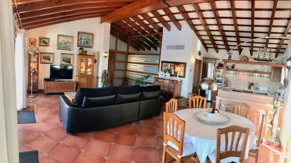 Villa Victoria Sa Caleta Exterior photo